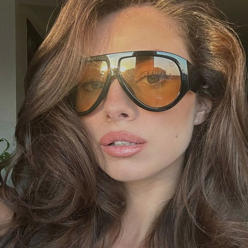 Damen extravagante Oversized-Sonnenbrille mit abgeschrägtem Rahmen Brehn