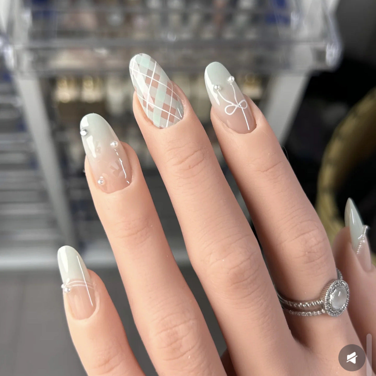 Dekoratives Press-On Nagelkunst Set Brehn
