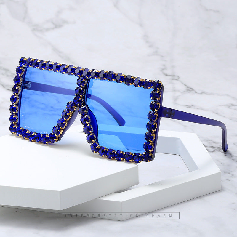 Damen auffällige quadratische Sonnenbrille mit funkelnden Applikationen Brehn