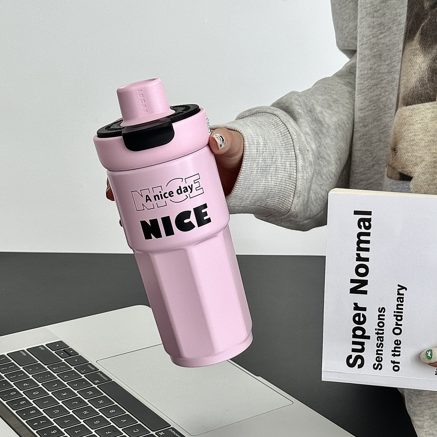 Damen stylische Kaffeetasse mit auslaufsicherem Deckel Brehn