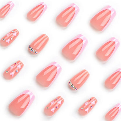 Elegantes Lang Press-On Nagelset mit Strass-Akzenten Brehn