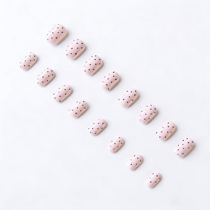 Polka Dot Nagelkunst Design Brehn
