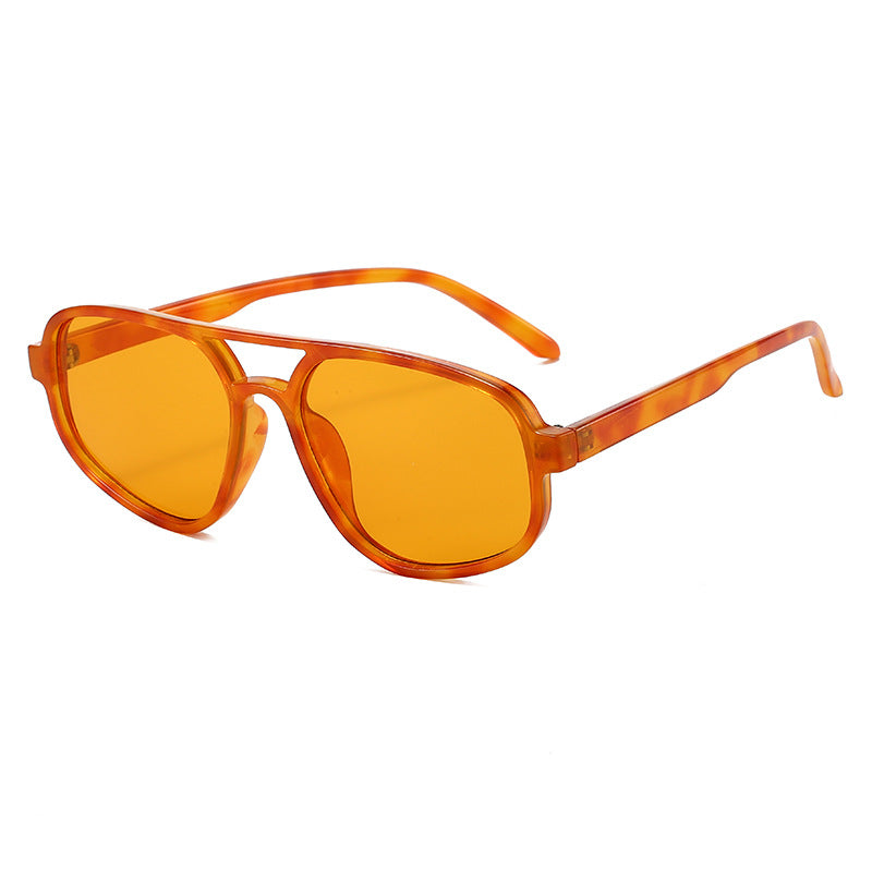 Damen modische Sonnenbrille mit breitem Gestell und UV-Schutz Brehn