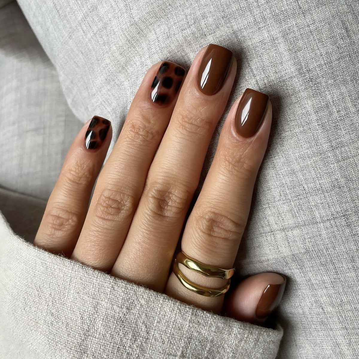 Kunstnagelset mit elegantem Leopardenmuster Brehn