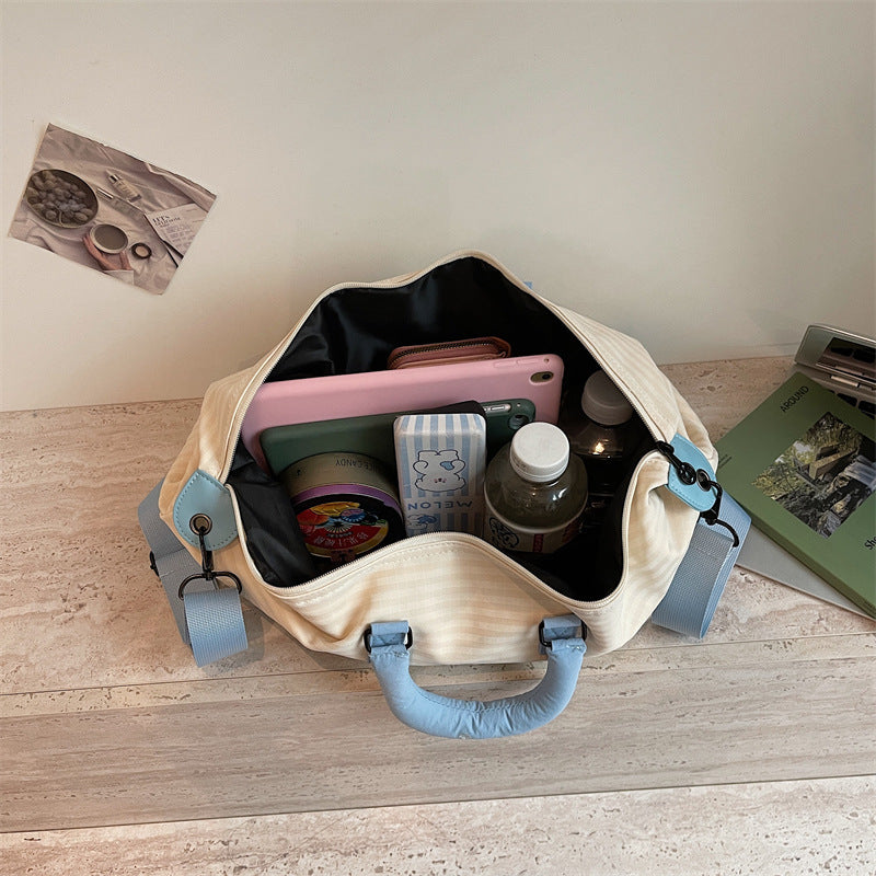 Modische Reisetasche Mit Ergonomischem Tragegurt Und Strukturiertem Innenraum Brehn