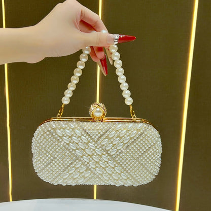 Perlenverzierte Abendhandtasche