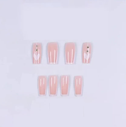 Elegante Herzdesign Nagelverstärkungen Brehn
