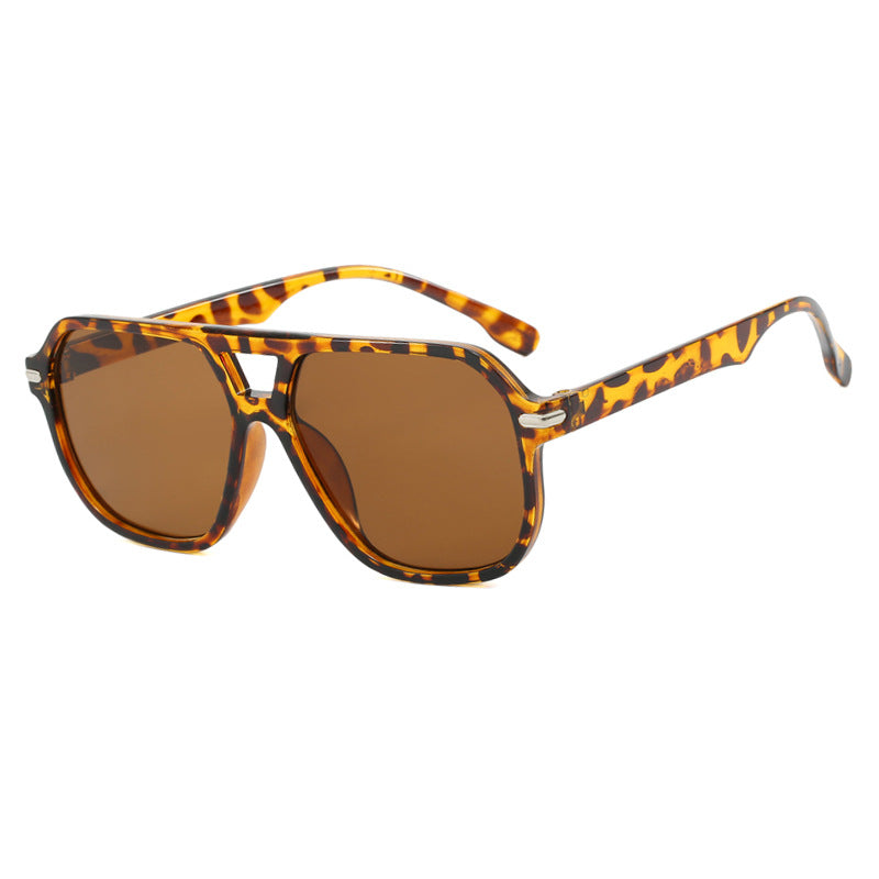 Damen modische Sonnenbrille mit schützendem UV-Filter und stylishen Gläsern Brehn