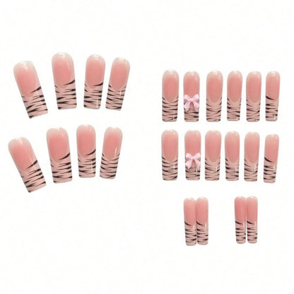 Künstlerische Zebra-Print-Nagelerweiterungen Brehn