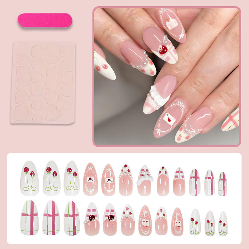 Kunstnagelset mit verspielten Blüten- und aufwendigen Dekoren Brehn