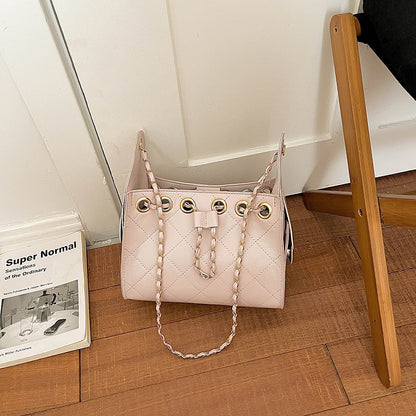 Gepolsterte Kettenhenkel-Handtasche