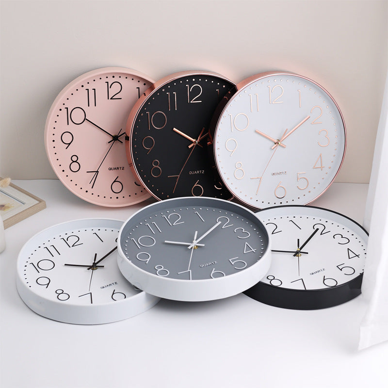 Wanduhr im minimalistischen Design Brehn