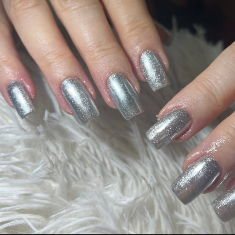 Schimmerndes Metallic Press-On Nagelset Brehn