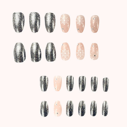 Festliches Schneeflocken-Nagelkunstdesign Brehn