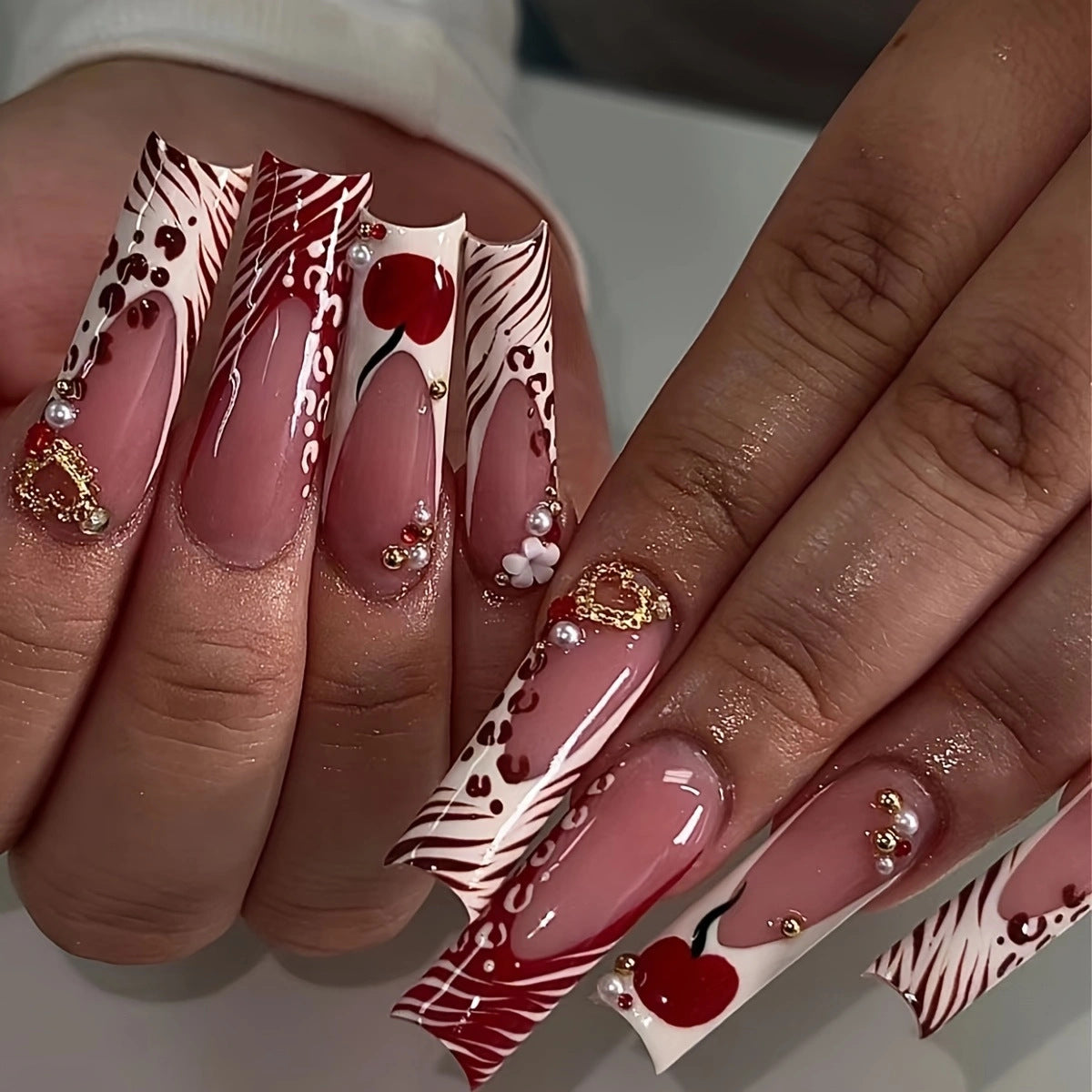 Dekorativer Press-On Nagelset Brehn
