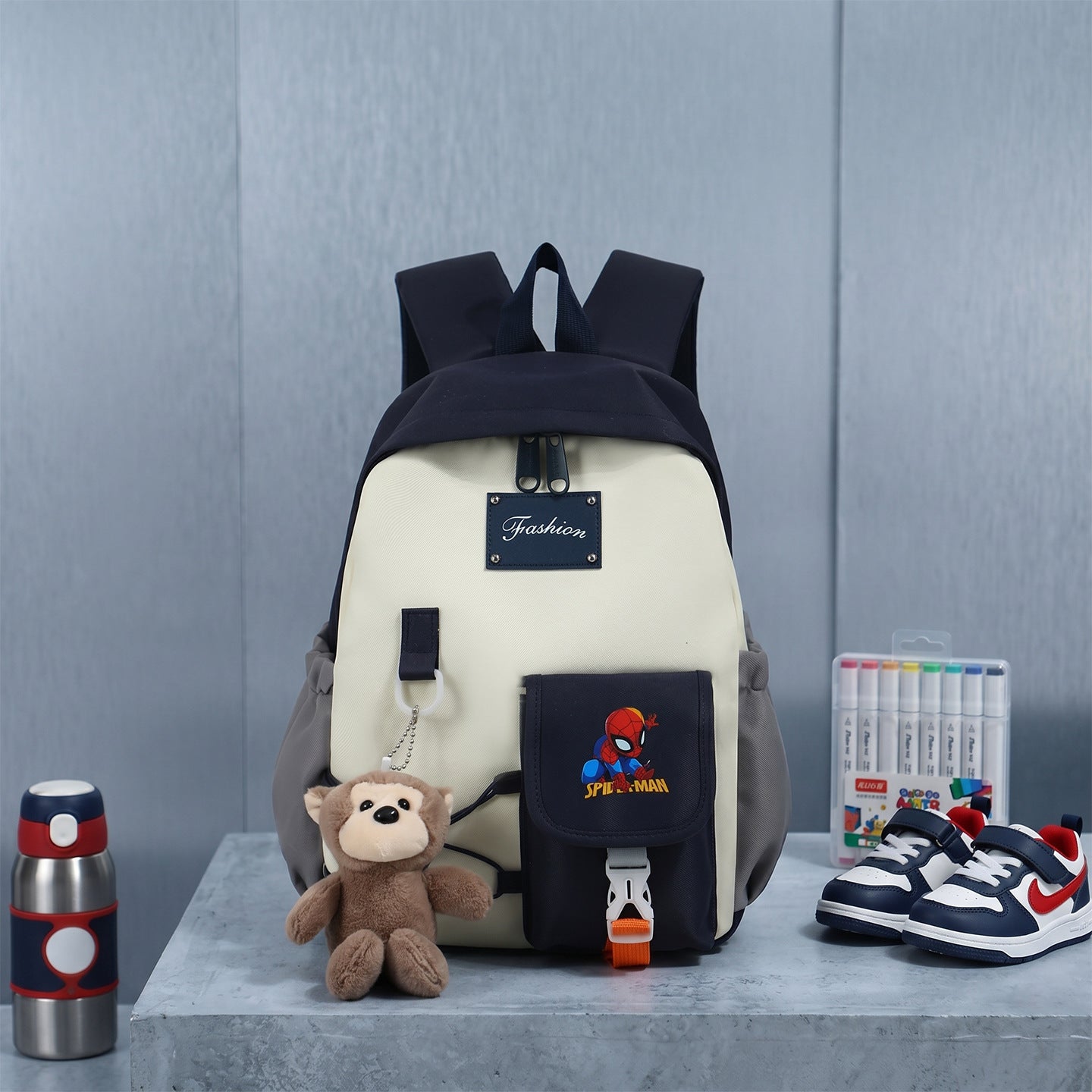 Stylischer Schulrucksack für Kinder im Cartoon-Stil