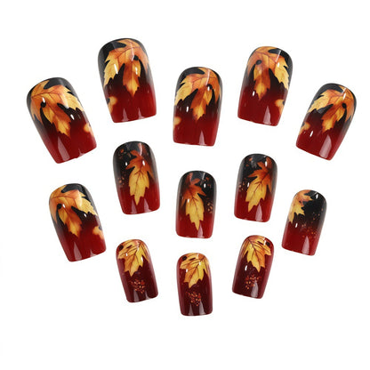 Kunstnägel mit Herbstlaub-Motiv Brehn