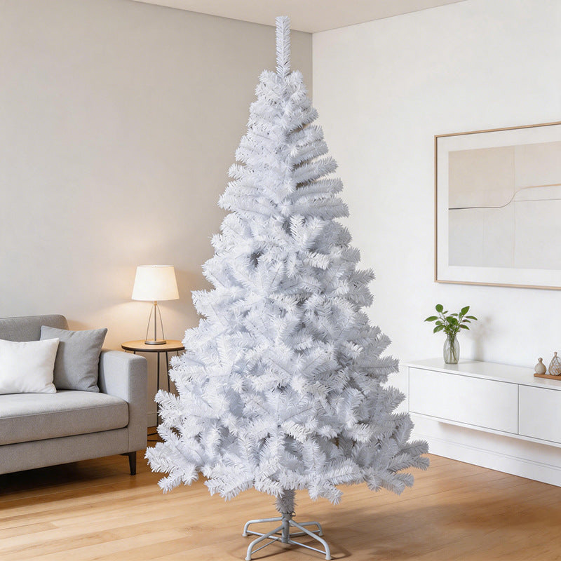 Kunstschneebedeckter Weihnachtsbaum