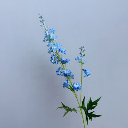 Elegante künstliche Blumenstängel