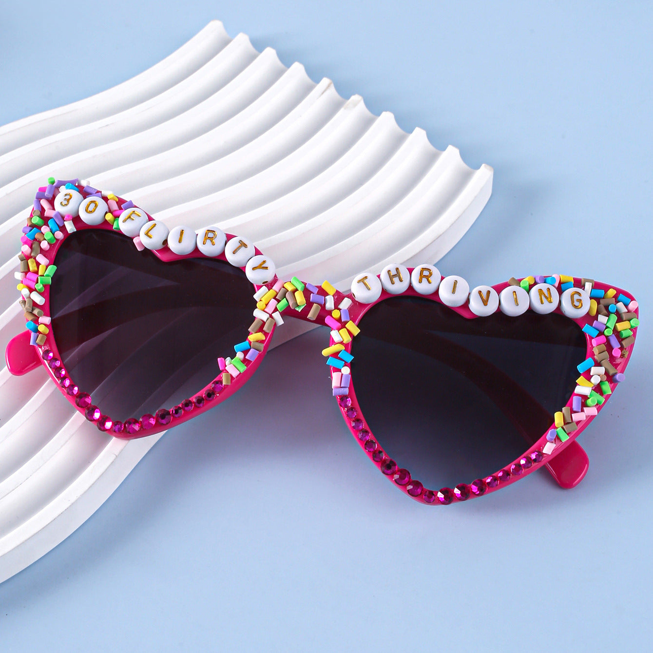 Damen Herzförmige Sonnenbrille mit außergewöhnlichem Dekor Brehn