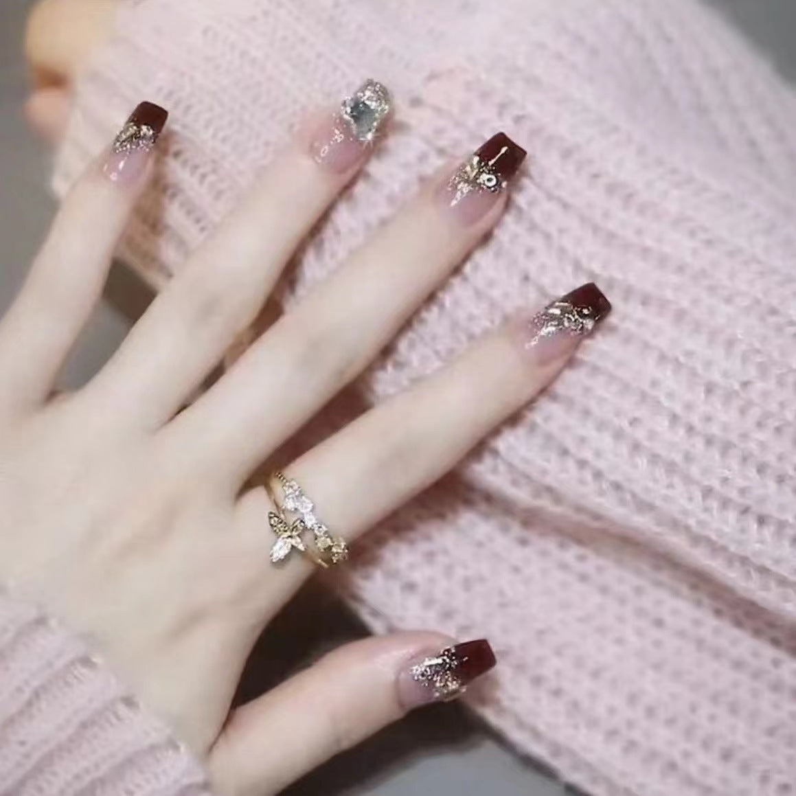 Elegante Nagelkunst mit Glanzfinish Brehn