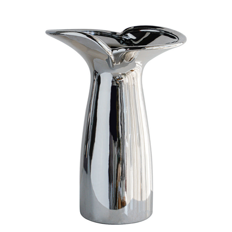 Elegante und moderne Keramikvase Brehn