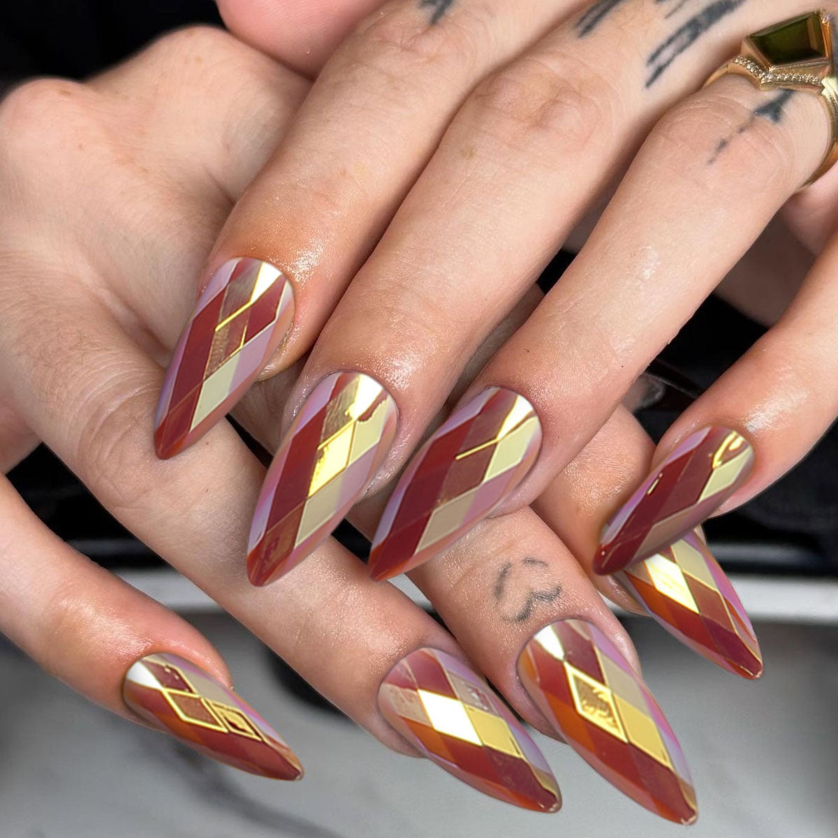 Diamantförmiges Press-On Nagelset Brehn