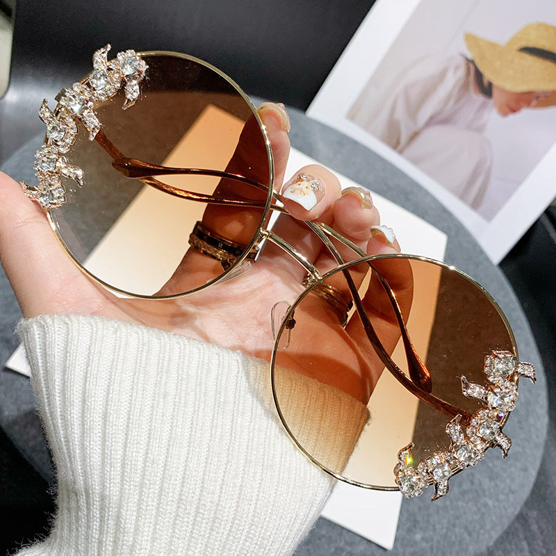 Damen Fashion-Sonnenbrille mit extravagantem Design und funkelnden Akzenten Brehn