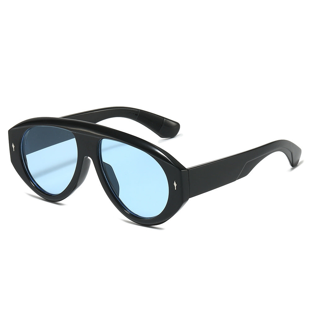 Modische skulpturale Sonnenbrille Brehn