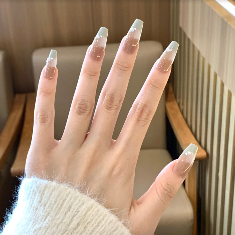 Künstlerisches florales detailliertes Press-On-Nagelset Brehn