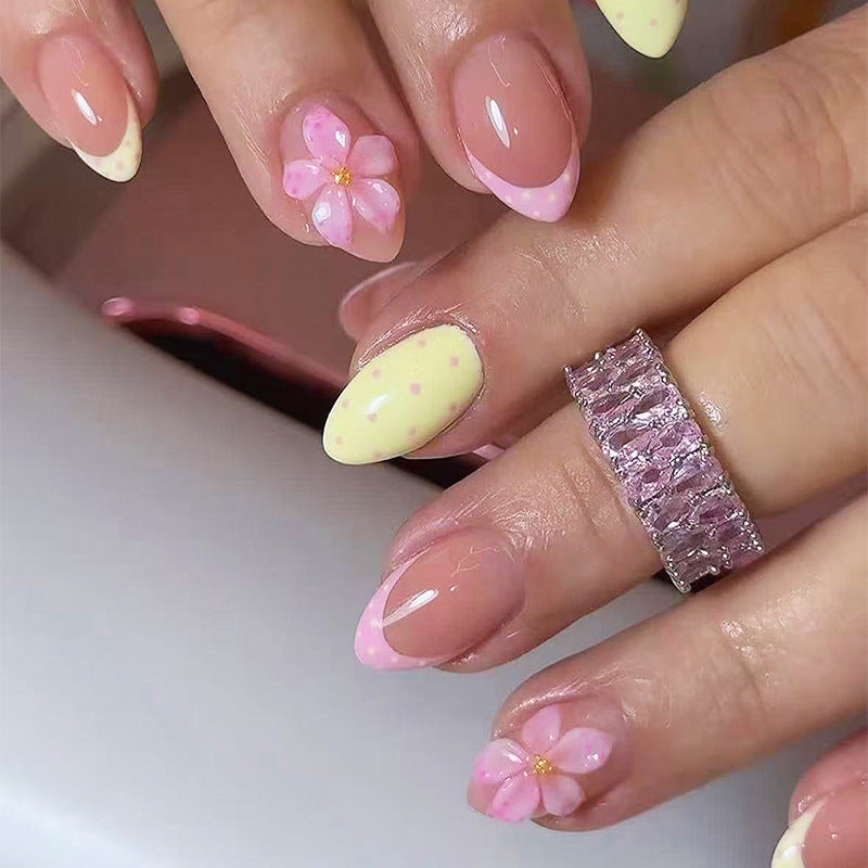 Floral Eleganter Press-On-Nagelset Brehn
