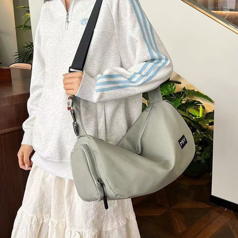 Schultertasche Mit Praktischen Fächern Brehn