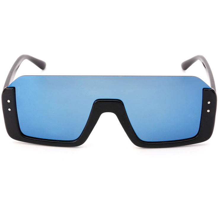 Damen Sportliche Shield-Sonnenbrille mit modernem Design Brehn