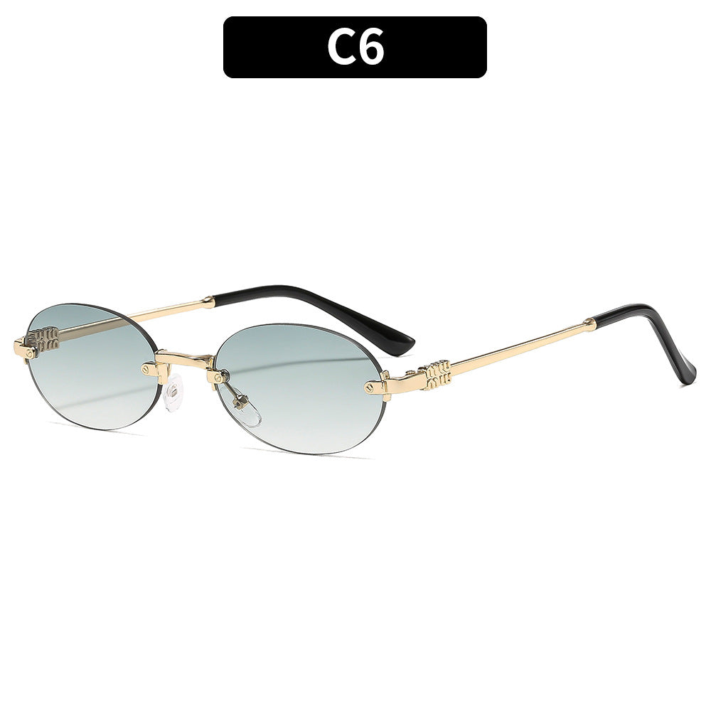 Elegante ovale Sonnenbrille mit luxuriösen Details