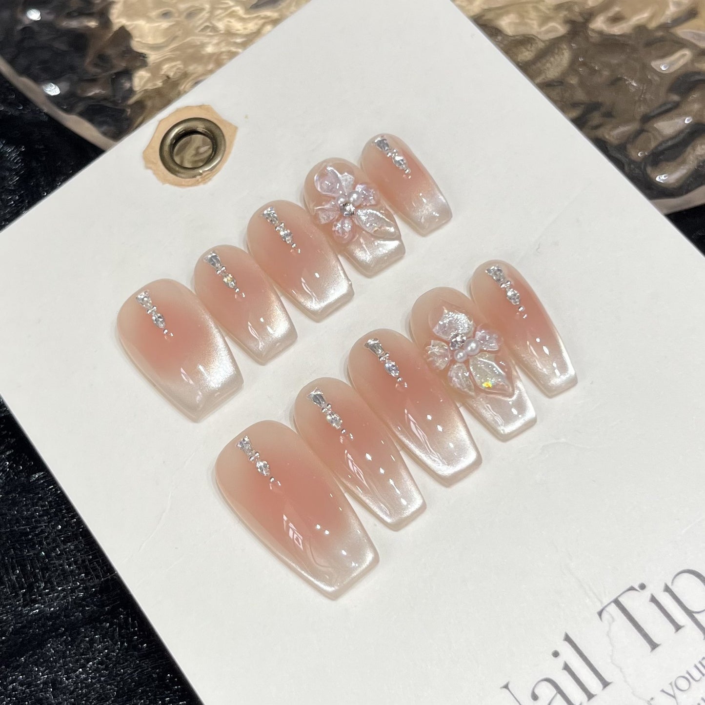 Kunstnagel Set mit Romantischem Design Brehn