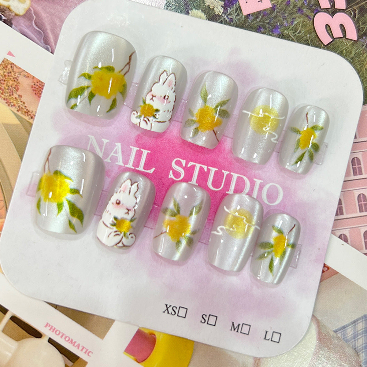 Kunstvolle Nagelspitzen mit fröhlichen Fruchtmotiven Brehn