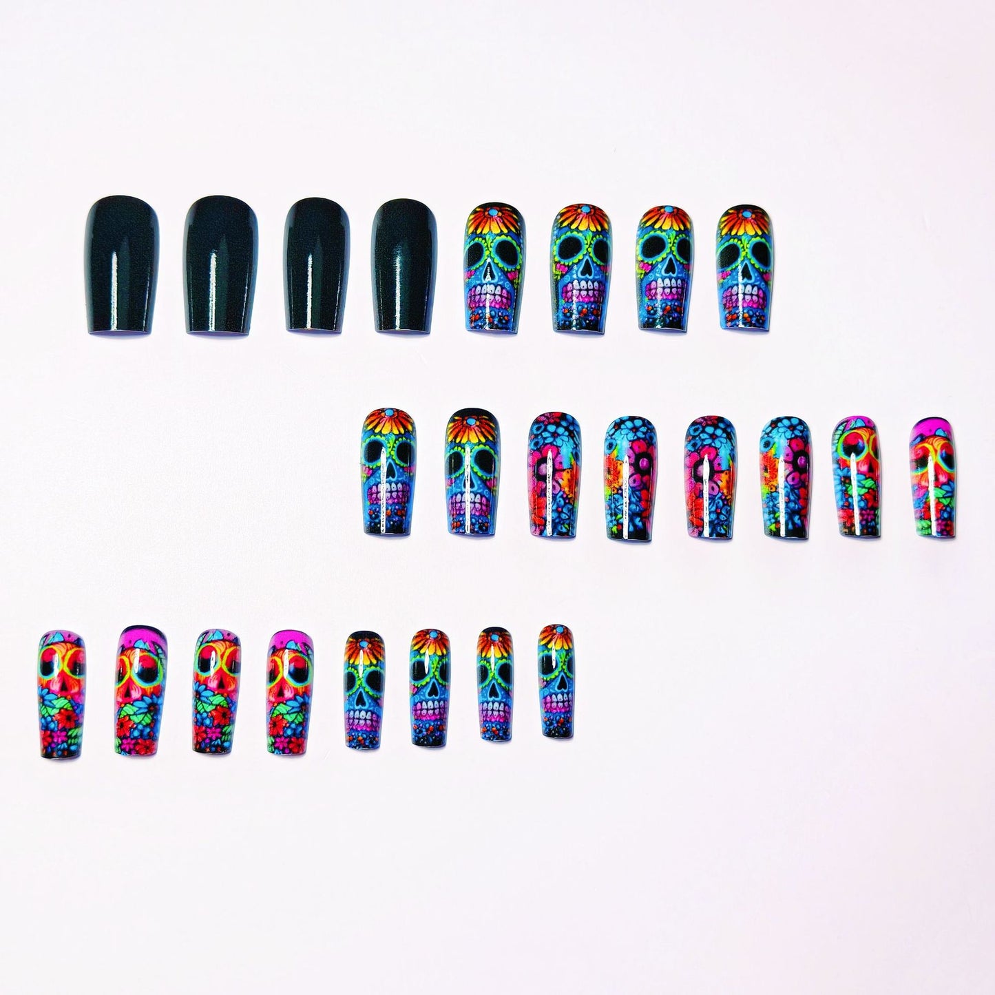 Kunstnagelset mit Lebhaftem Totenschädel-Design Brehn