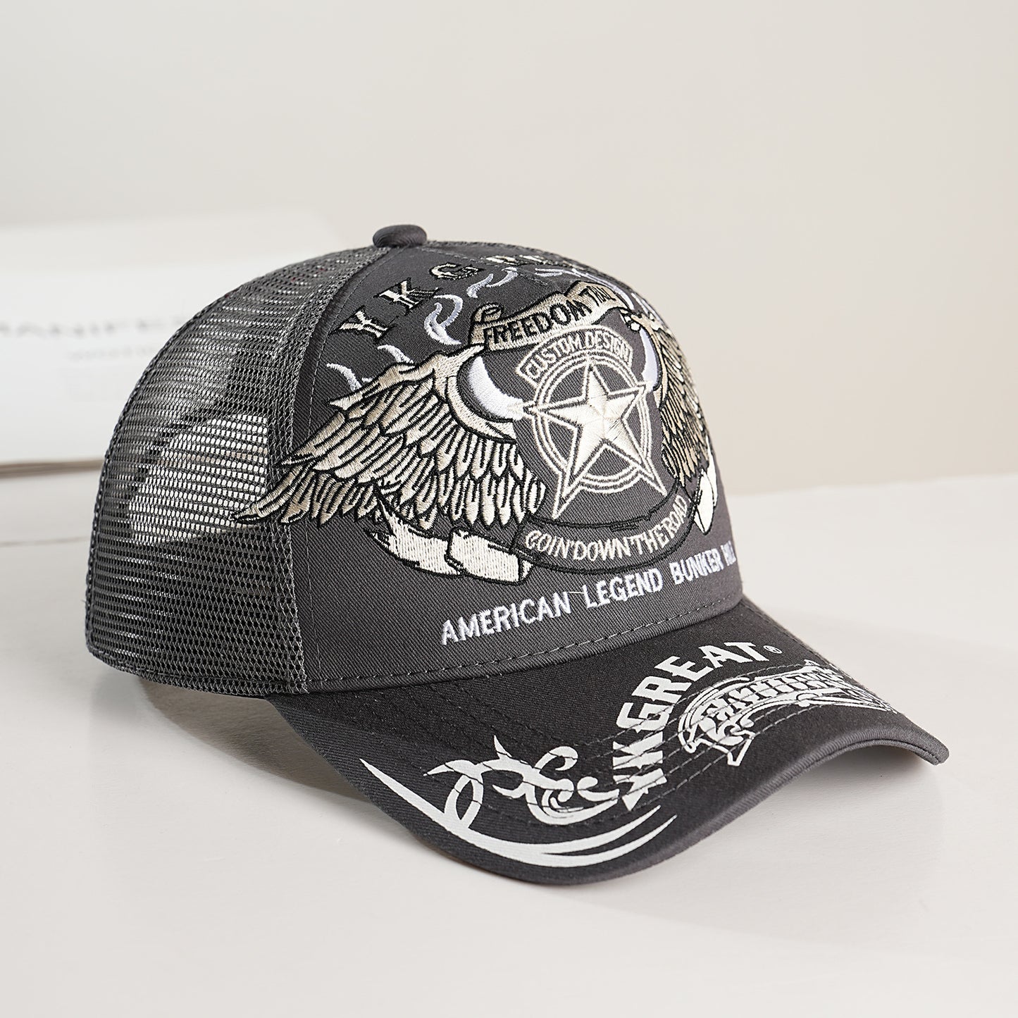 Unisex Trucker Cap mit grafischem Design und atmungsaktivem Netz Brehn