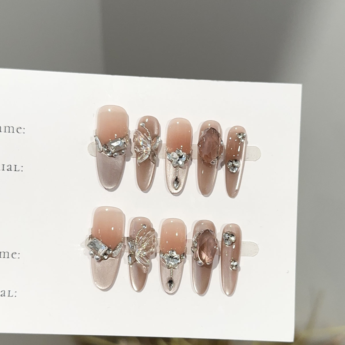 Dekoratives Langanhaltendes Press-On Nagelset
