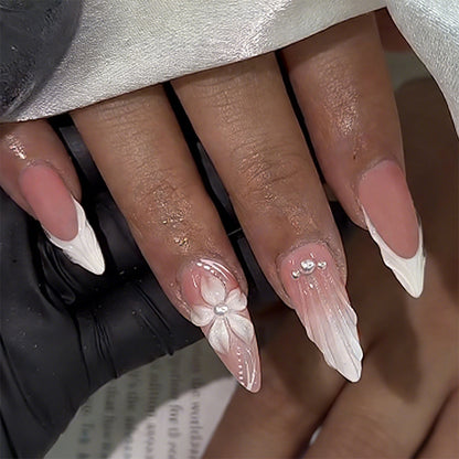 Kunstnagelset mit eleganten 3D-Blütenverzierungen Brehn