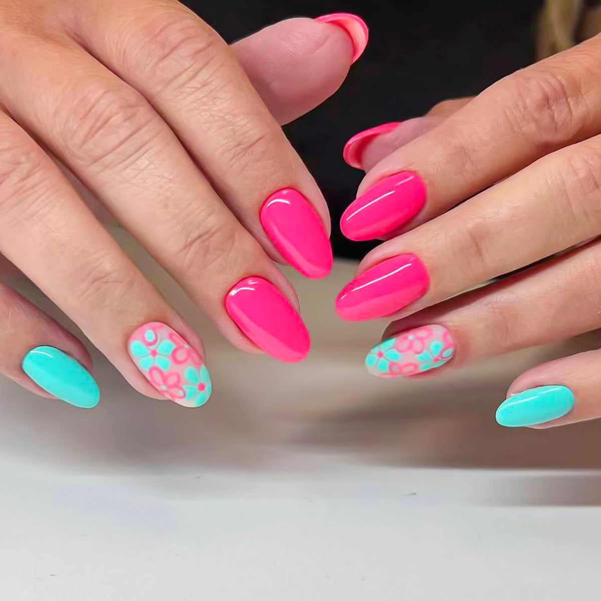 Kunstvolle Nagelgestaltung Brehn