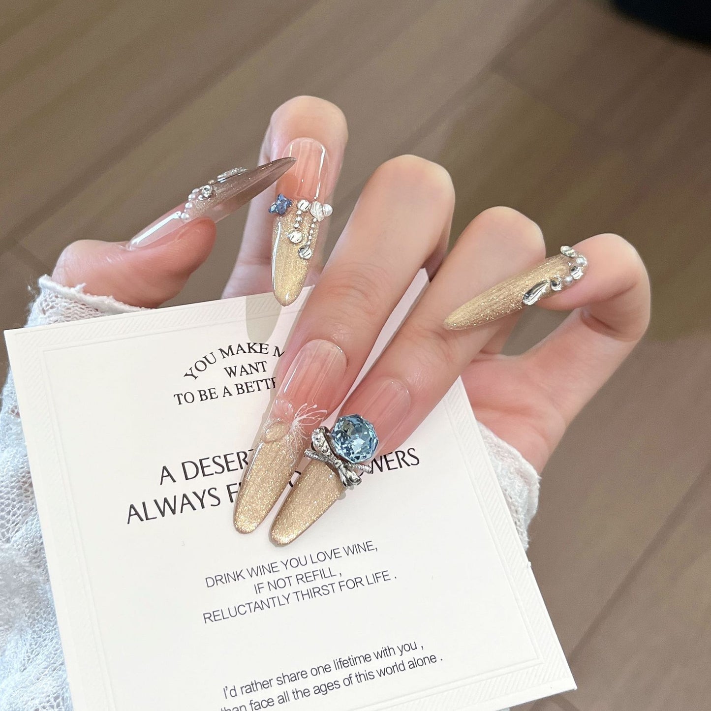 Dekorative Glam Nail Art Extensions Brehn