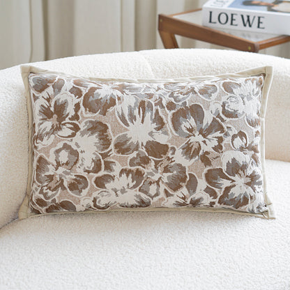 Dekoratives Kissen mit floralem Print