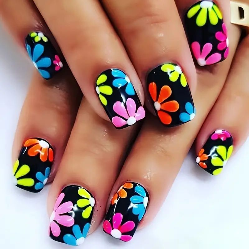 Lebendige florale Nagelkunst-Verbesserungen Brehn