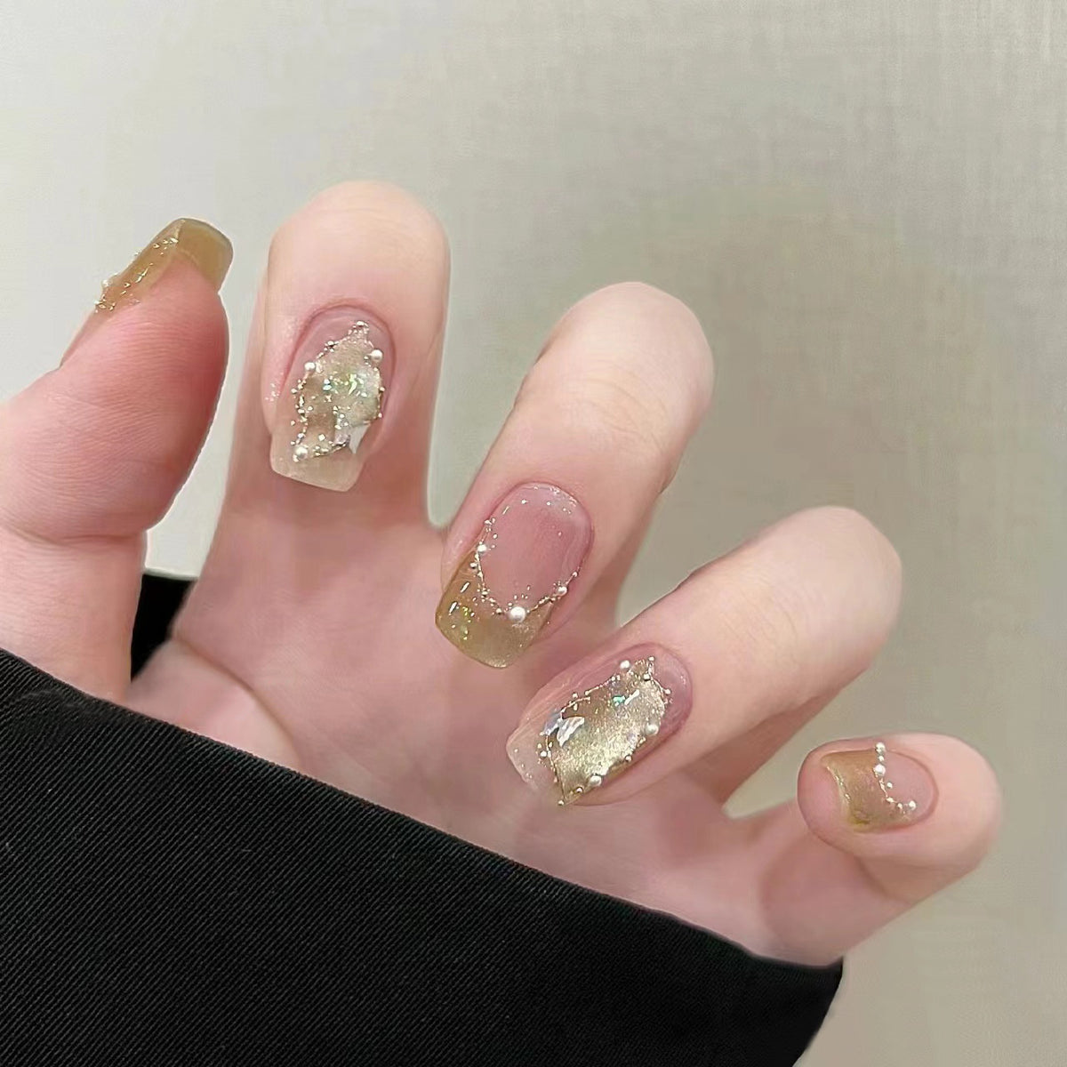 Elegante Schmetterlings-verzierte Press-On Nagelset