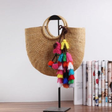 Handgefertigte Basttasche mit Farbenfrohen Quasten Brehn