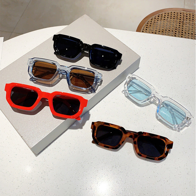 Damen moderne Sonnenbrille im innovativen Rechteckdesign Brehn