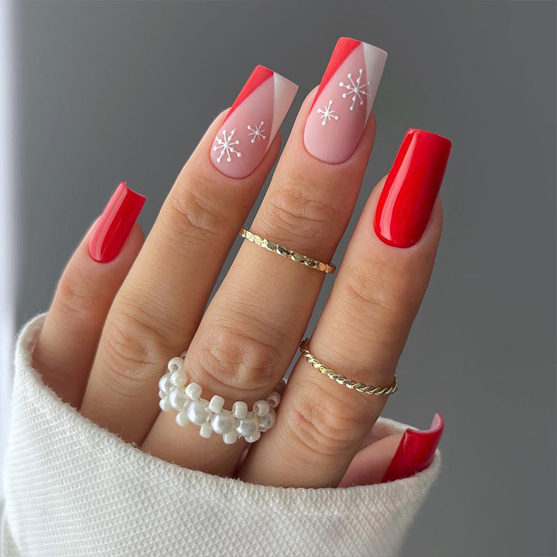Kunstvolle Nagelgestaltung im winterlichen Stil Brehn