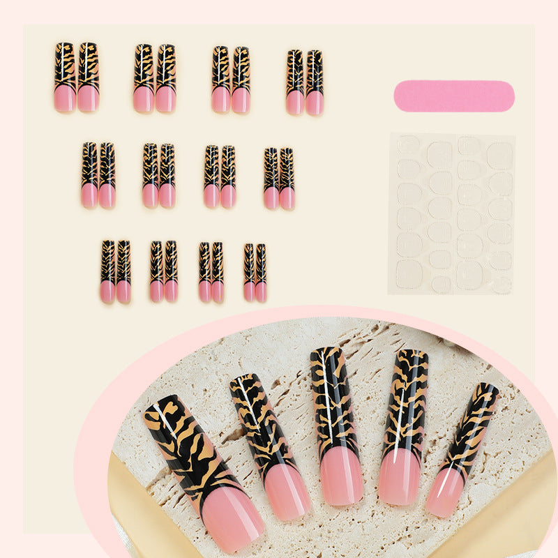 Kreatives Kunstnagelset mit stilvollem Tiermuster Brehn