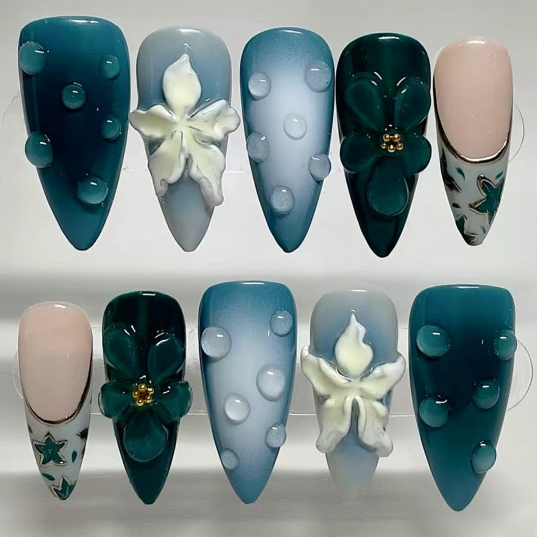 Dekorative Press-On Nagelkunst mit Blümchen-Elementen Brehn